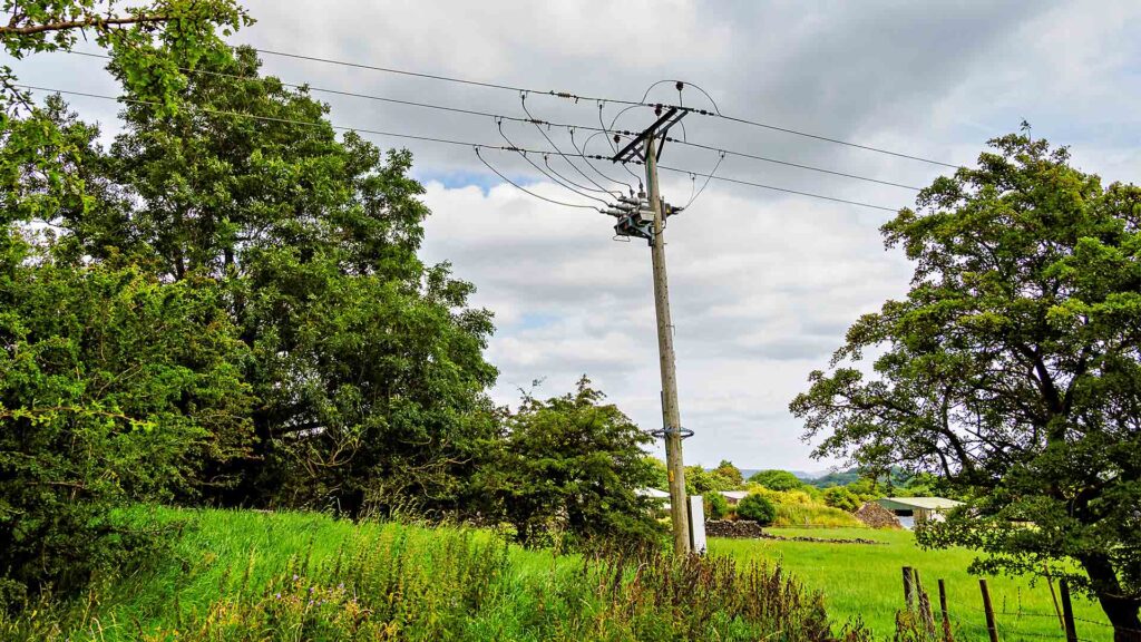 Overhead line collision avoidance